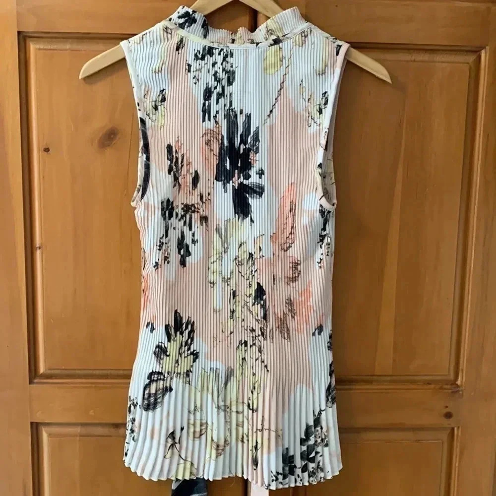 Dkny  S - Picture 7 of 7